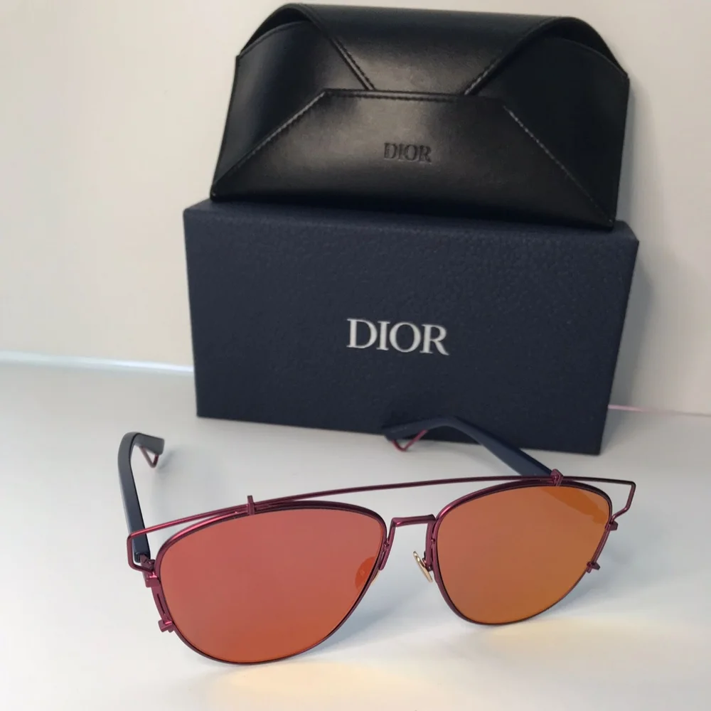 New - 💯 original DiorTechnologic Mirrored Metal Sunglasses, Matte Red/Blue